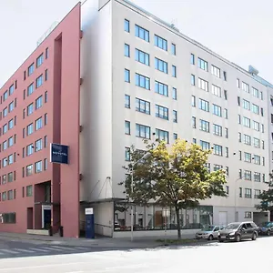 Novotel Donau Bécs
